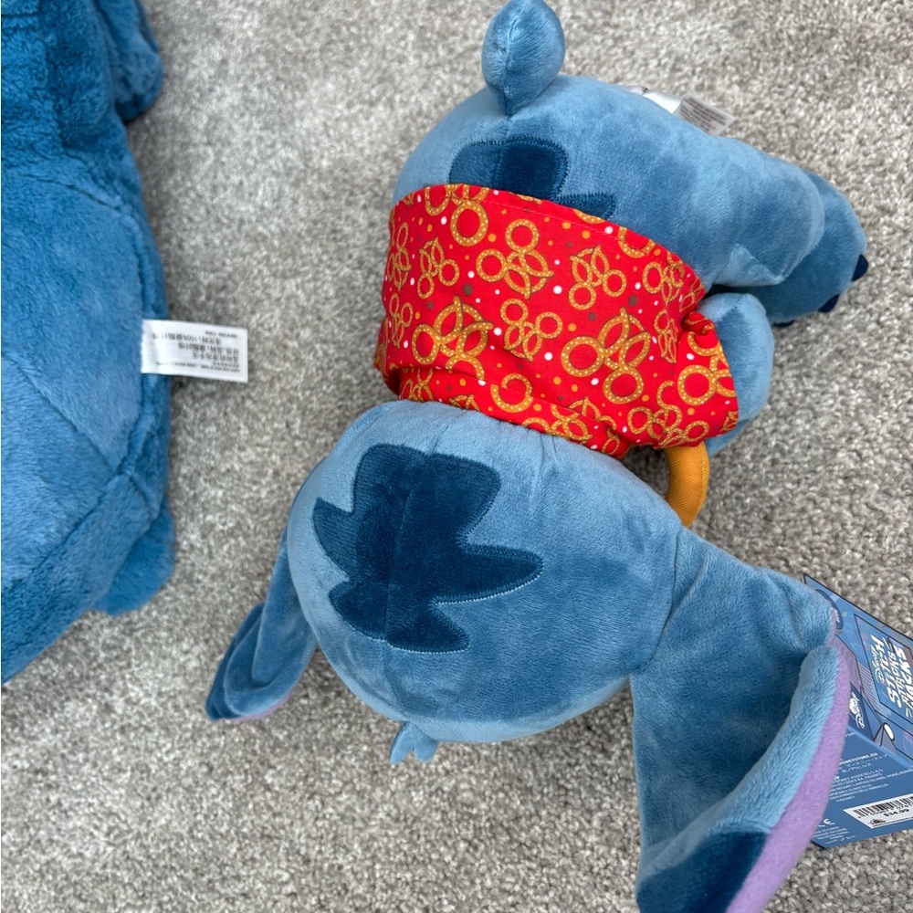NWT Disney Stitch Plush Toy with Pretzel Stitch attacks snacks limited - Picture 10 of 11